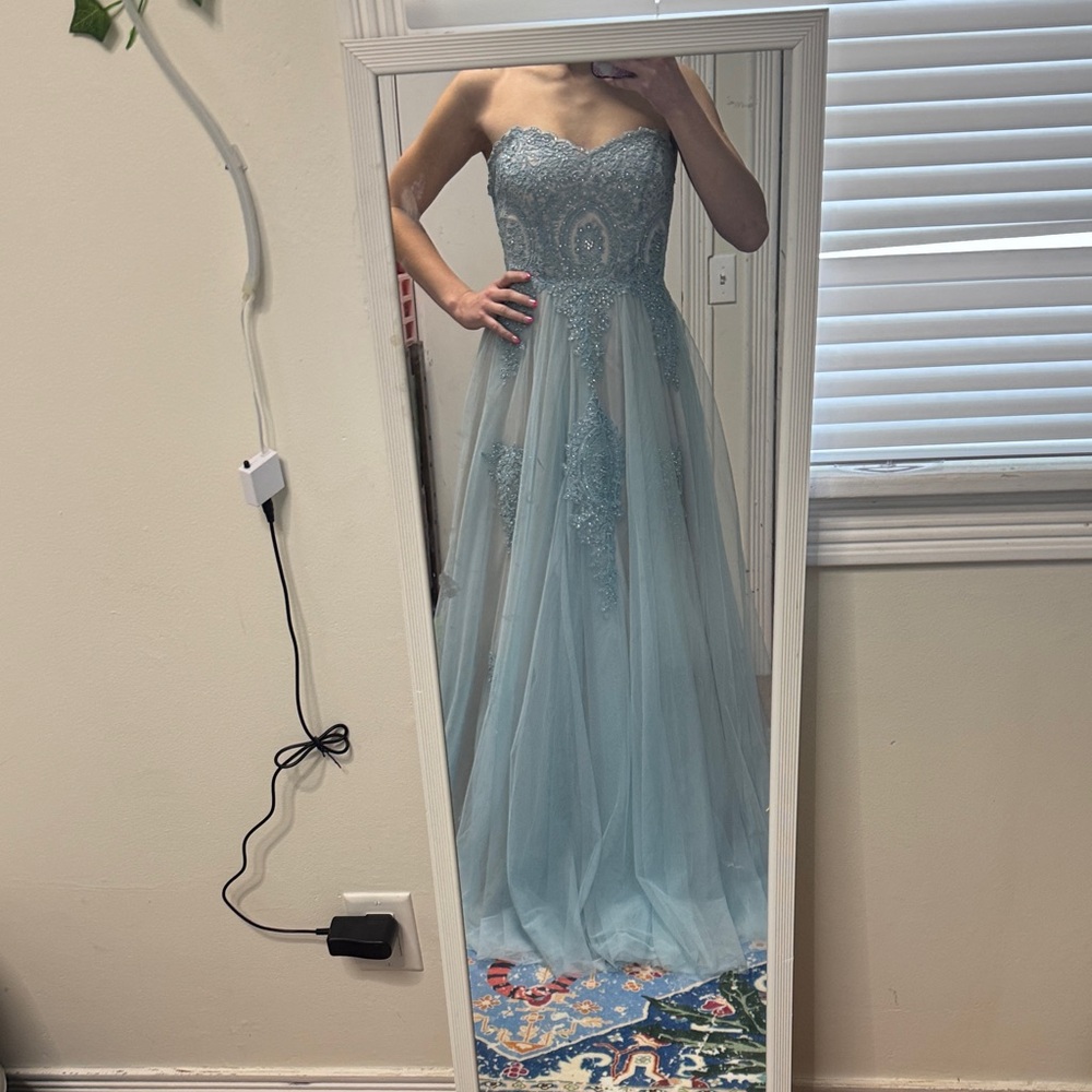 Elegant Light Blue Prom Dress with Lace Details